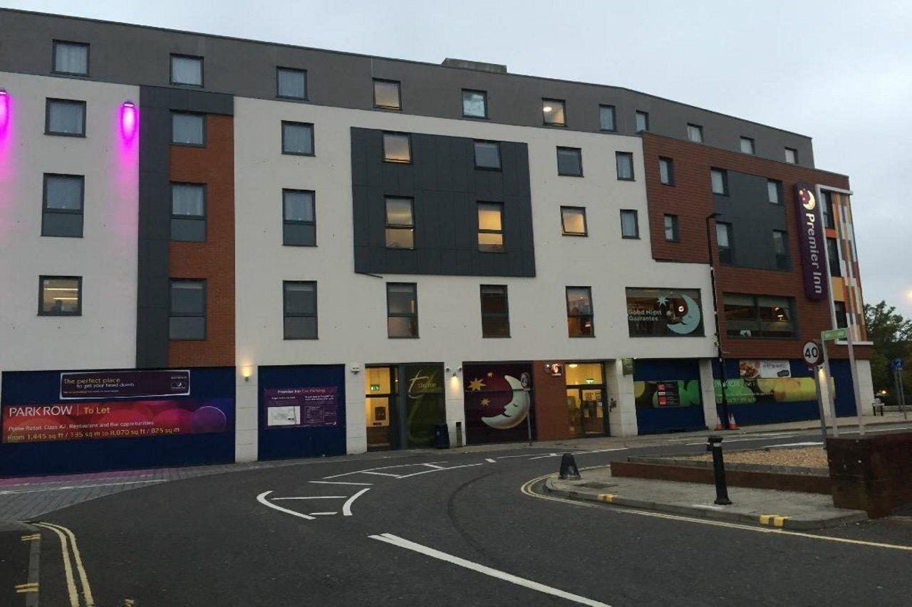Premier Inn Camberley Kültér fotó