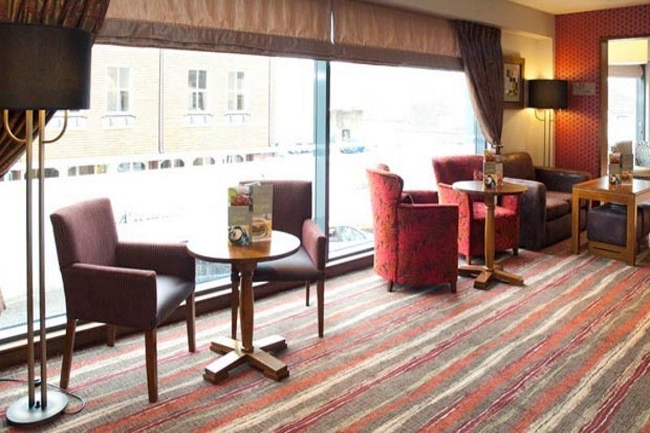 Premier Inn Camberley Kültér fotó