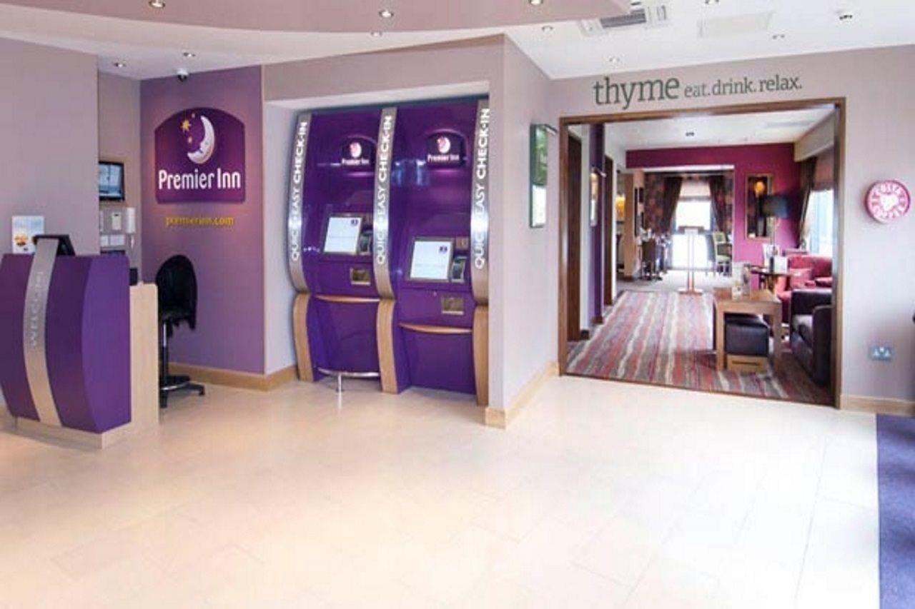 Premier Inn Camberley Kültér fotó