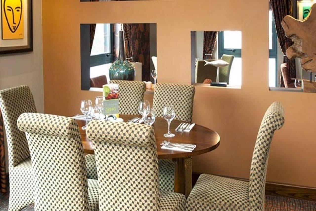 Premier Inn Camberley Kültér fotó