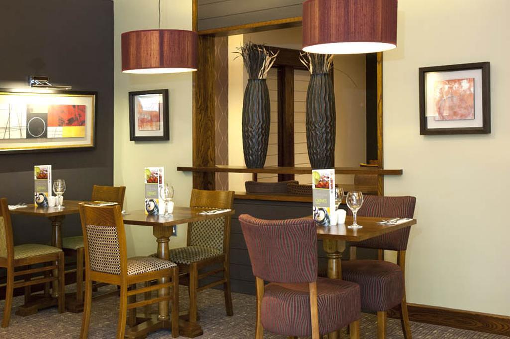 Premier Inn Camberley Kültér fotó