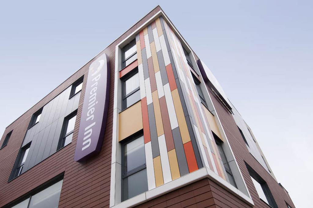 Premier Inn Camberley Kültér fotó